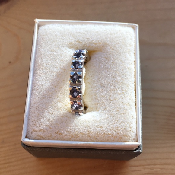 Iolite and sterling eternity ring - Picture 3 of 6